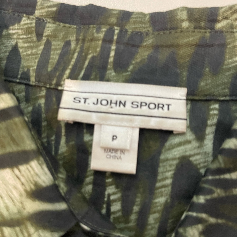 St. John Sport green cheetah button down shirt size P - Picture 3 of 5